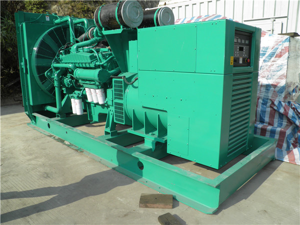 麻栗坡发电车出租-柴油发电机组在使用的过程中应该做好哪些防护工作