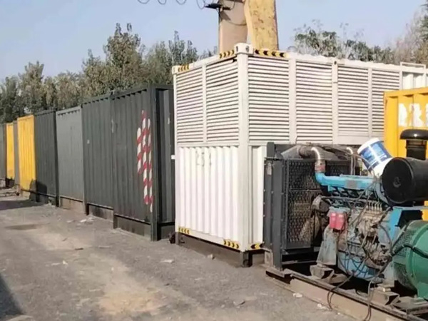 麻栗坡200KW柴油发电机机组每小时油耗是多少？